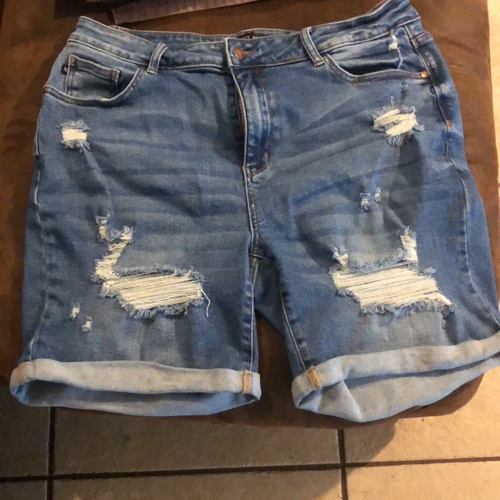 Judy blue 2xl shorts worn 1 times!